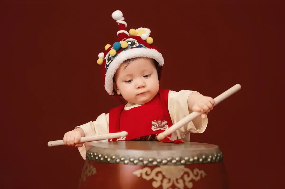 Verschiedene internationale und traditionelle Babynamen aus unterschiedlichen Kulturen